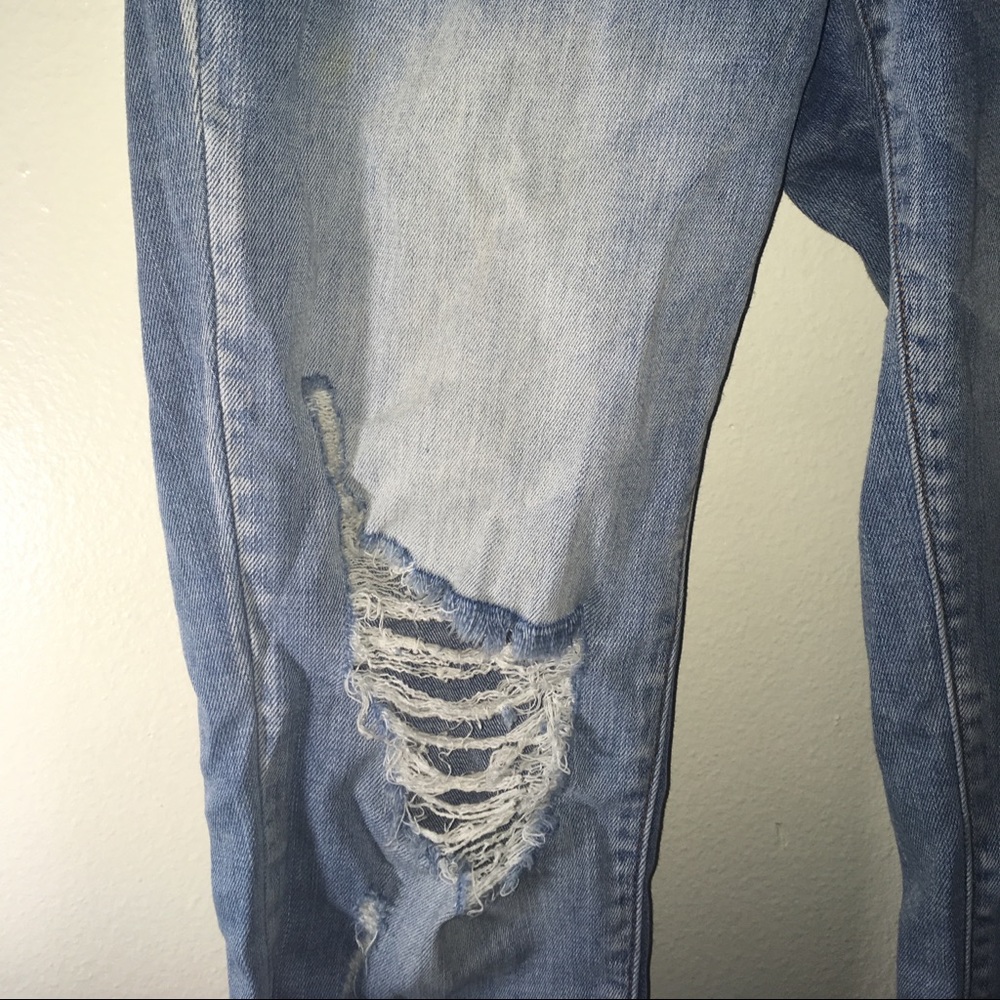 Ripped Jeans - Picture 4 of 6